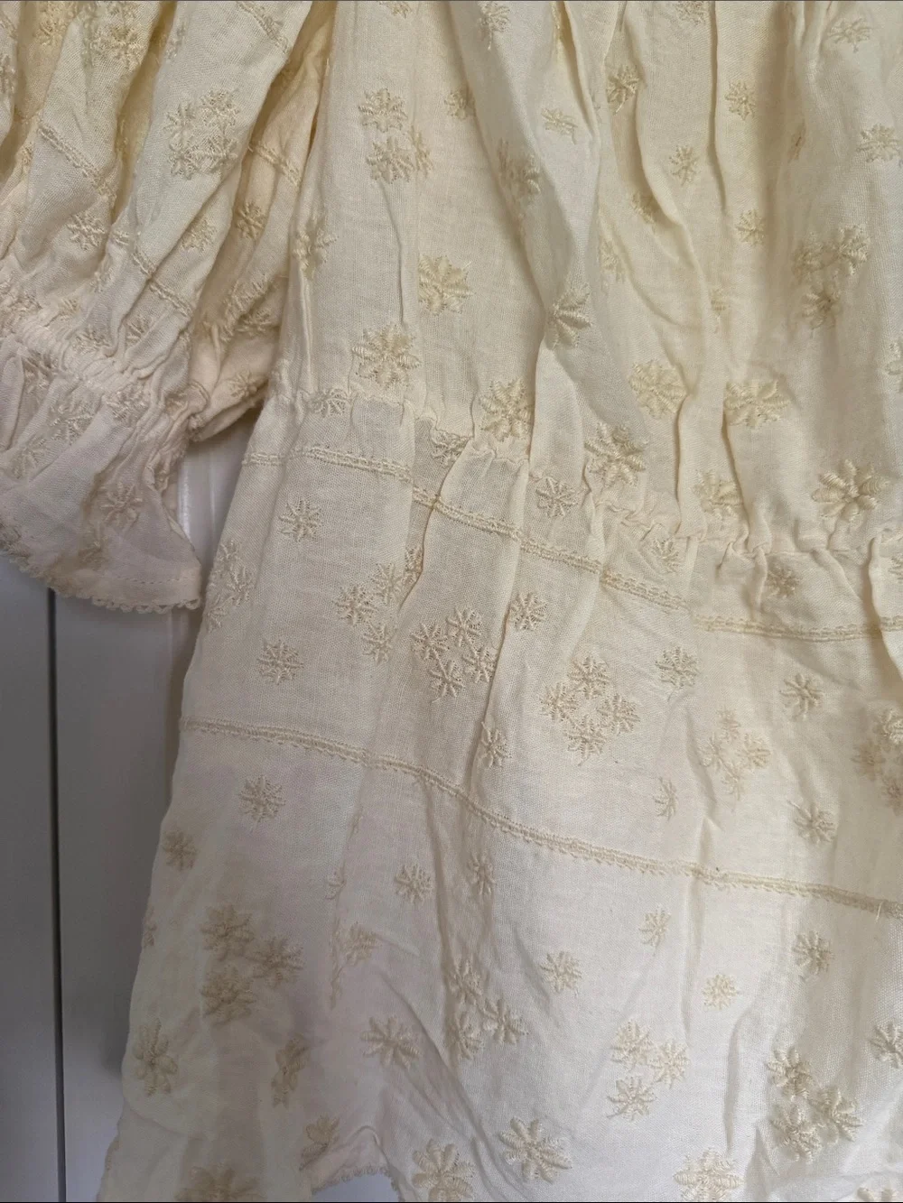 Old Navy lightweight cream